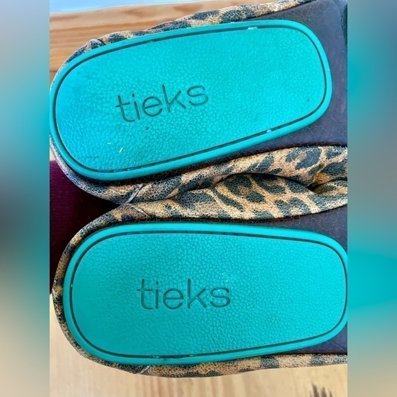 Tieks Leopard Print | Size 8 - Picture 9 of 10